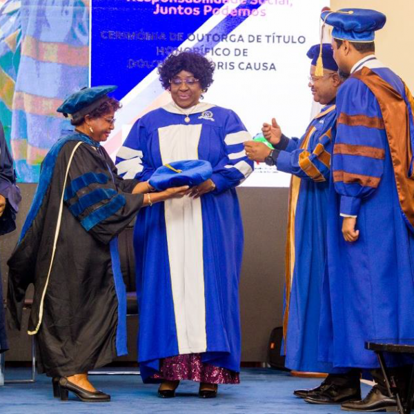 Honoris Causa à Isaura Nyusi